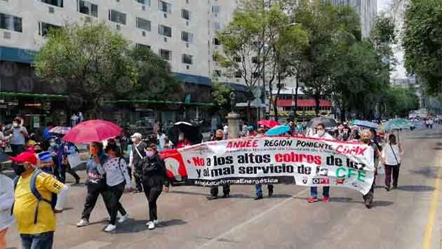 Marcha por Día del Trabajo concluye con mitin en Zócalo de CdMx ...