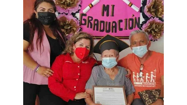 Se gradúa de secundaria abuelita de 89 años en Sinaloa; espera inscribirse al bachillerato – Periódico Zócalo | Noticias de Saltillo, Piedras Negras, Monclova, Acuña - Vimarsana News