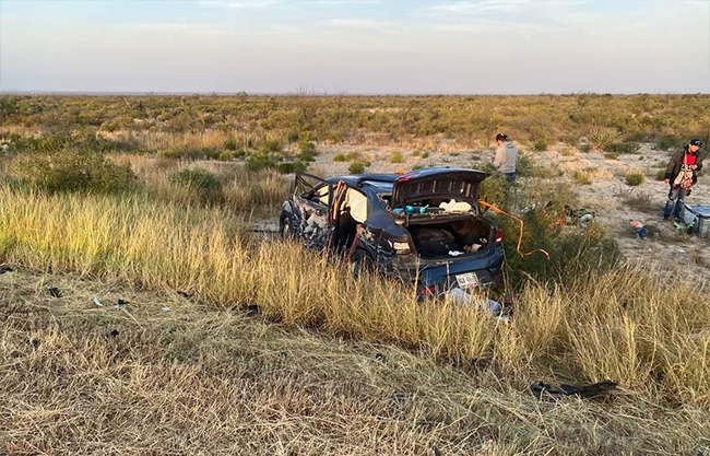 Tráiler impacta por alcance a un vehículo y deja a una personas sin ...