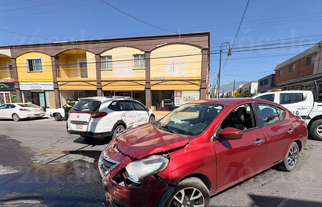 Provoca caos vial aparatoso accidente Zona Centro de Saltillo ...