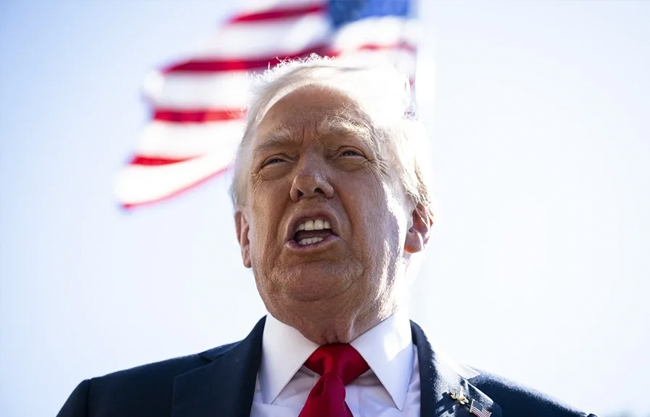 Trump dice que no frenará el crecimiento de la IA ahora que EU lleva la delantera a China