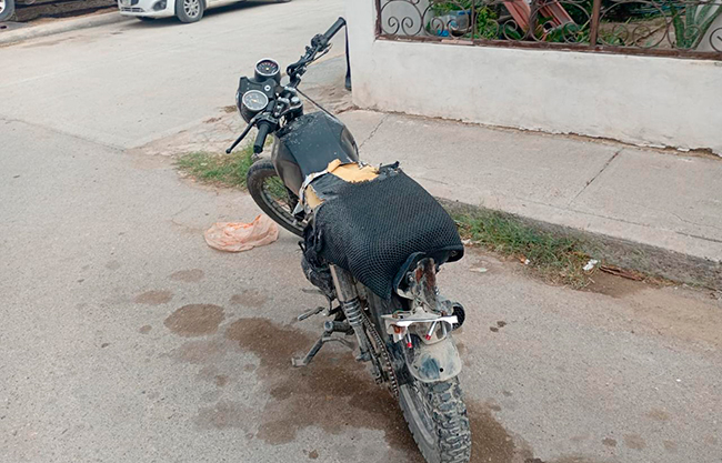 Lesionado un motociclista al chocar contra vehículo en Acuña